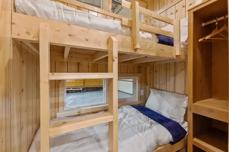 Desert vista apsn4110l bedroom home features