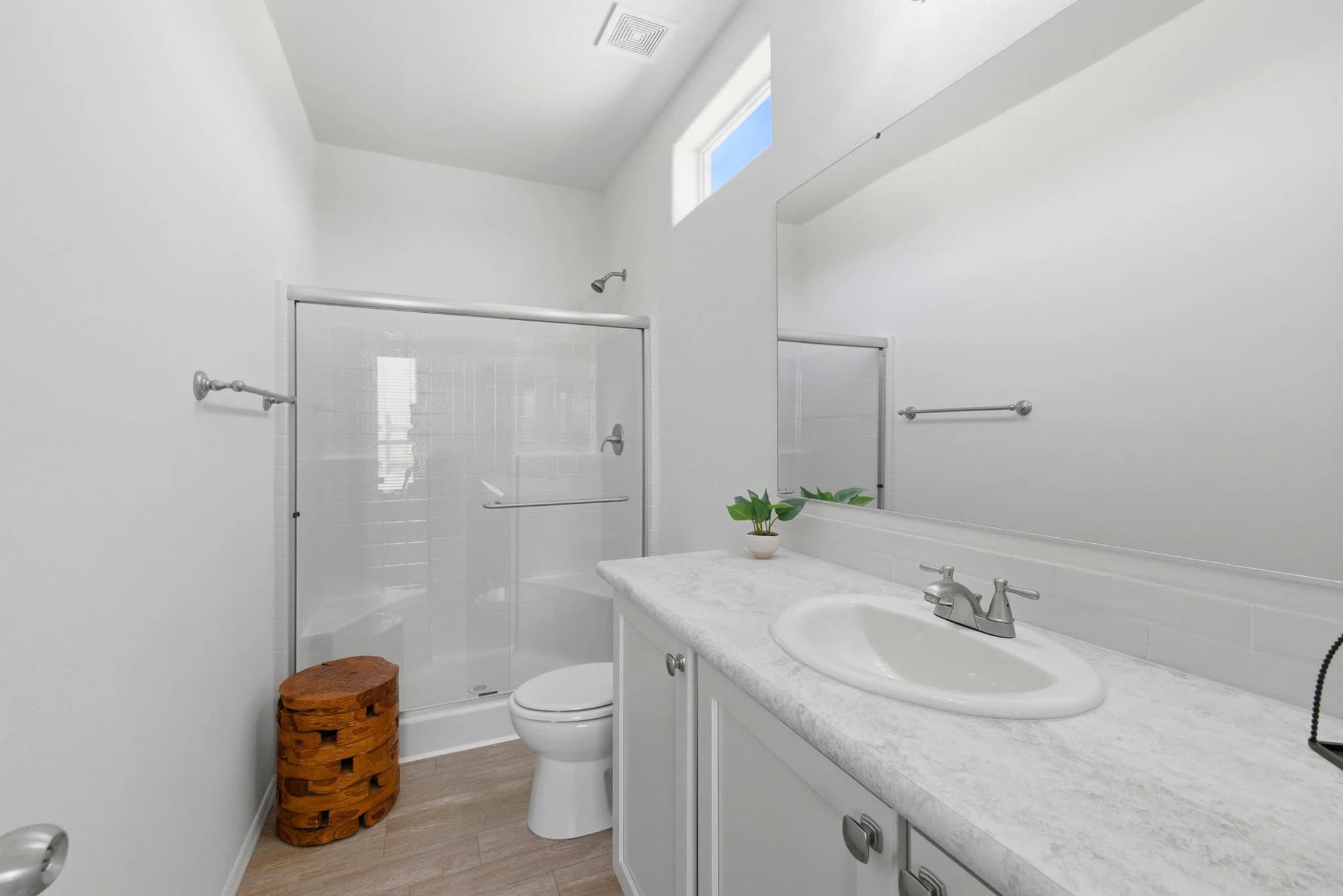 Limited series 24523a bathroom home features
