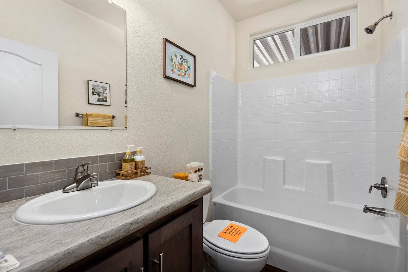 American freedom 2848u  bathroom home features