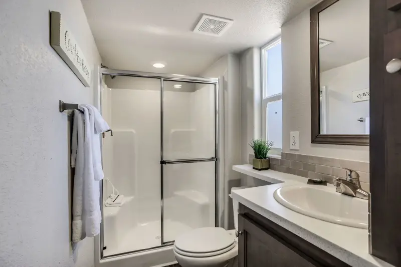 Desert vista apdv1531 bathroom home features