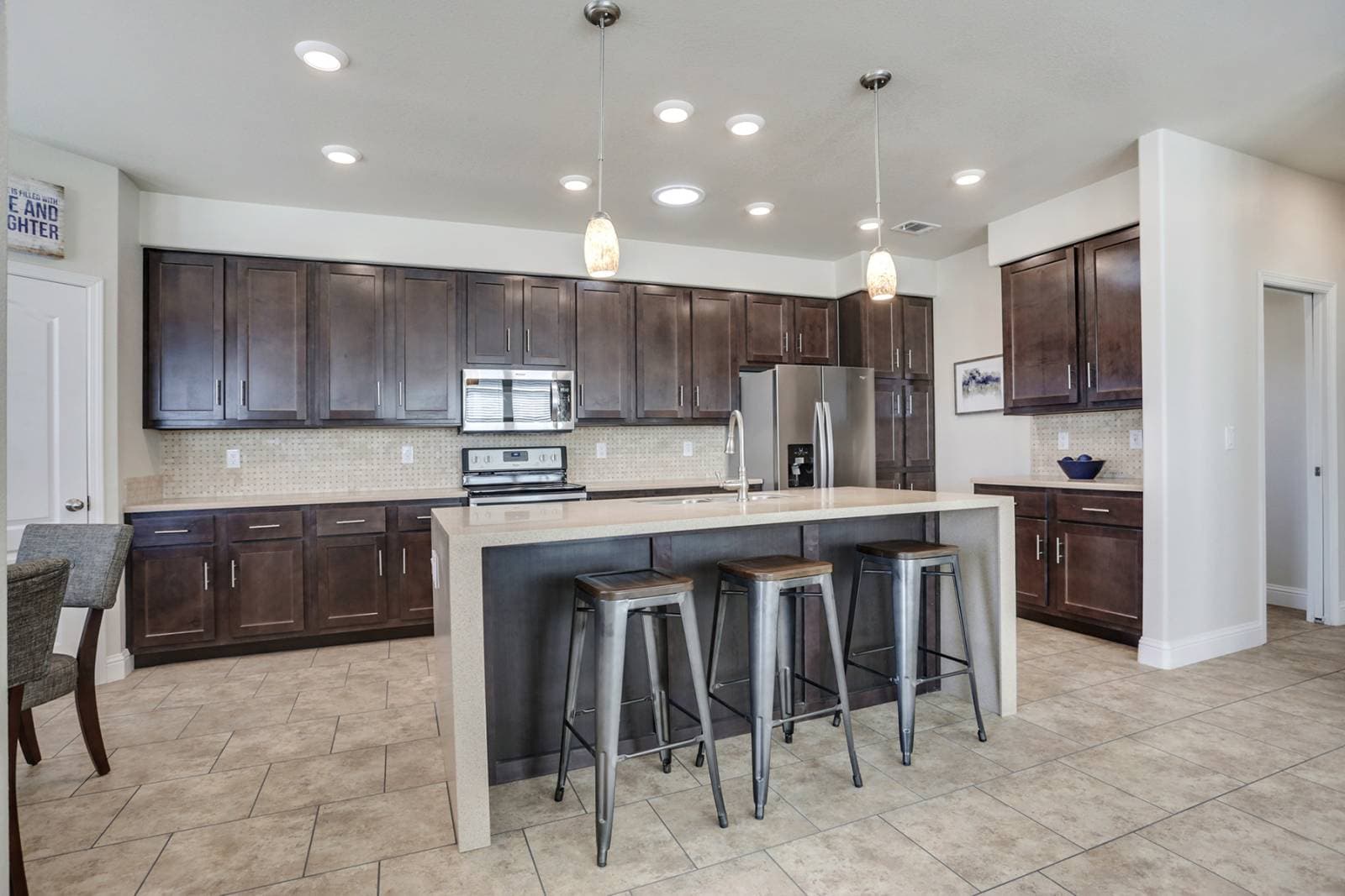 American freedom 2848pc2  kitchen home features