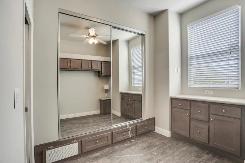 Desert vista apdv102 bedroom home features