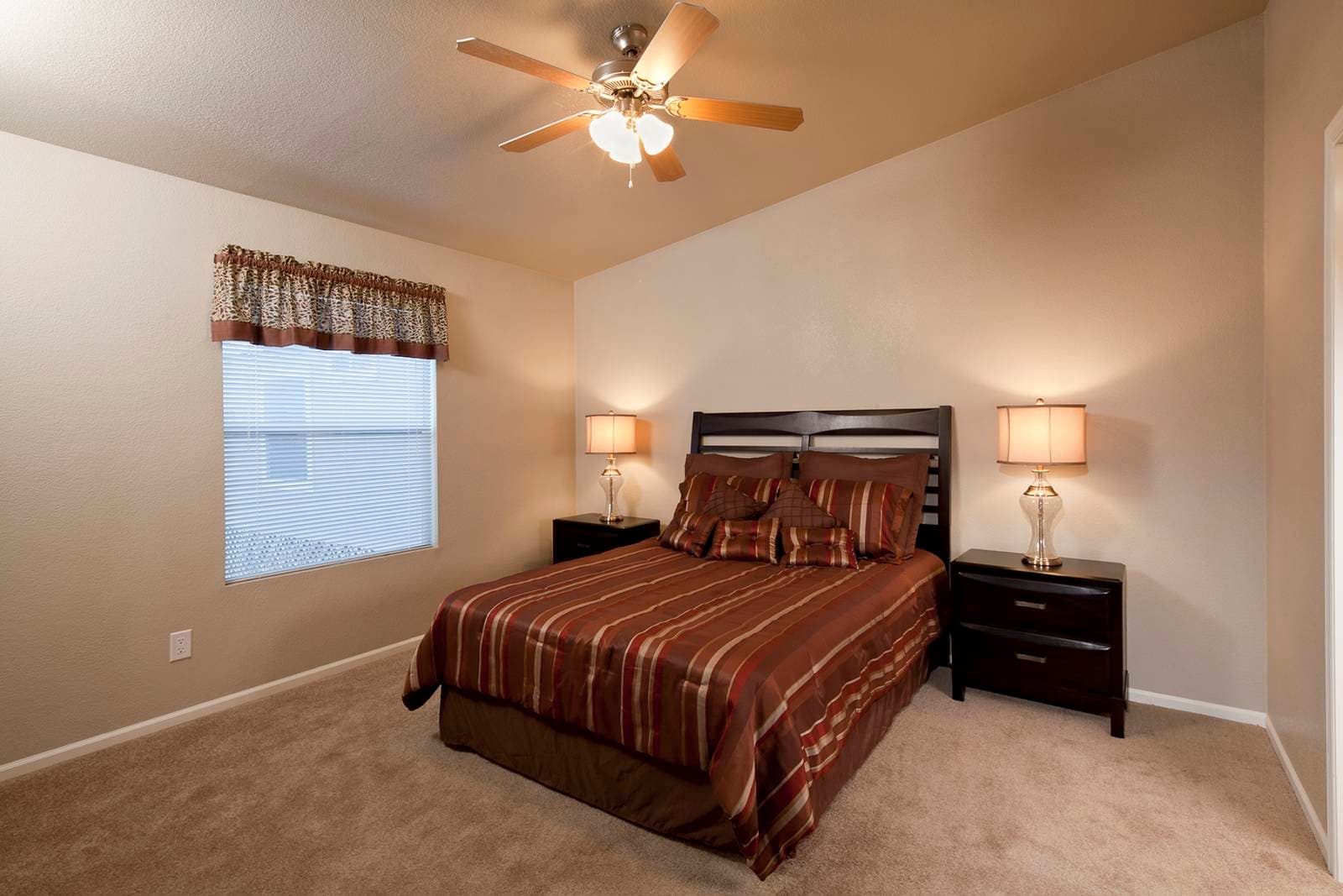 American freedom 2844 bedroom home features