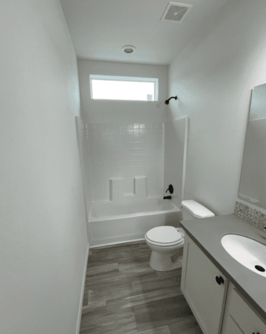 Desert ridge 28663a bathroom home features