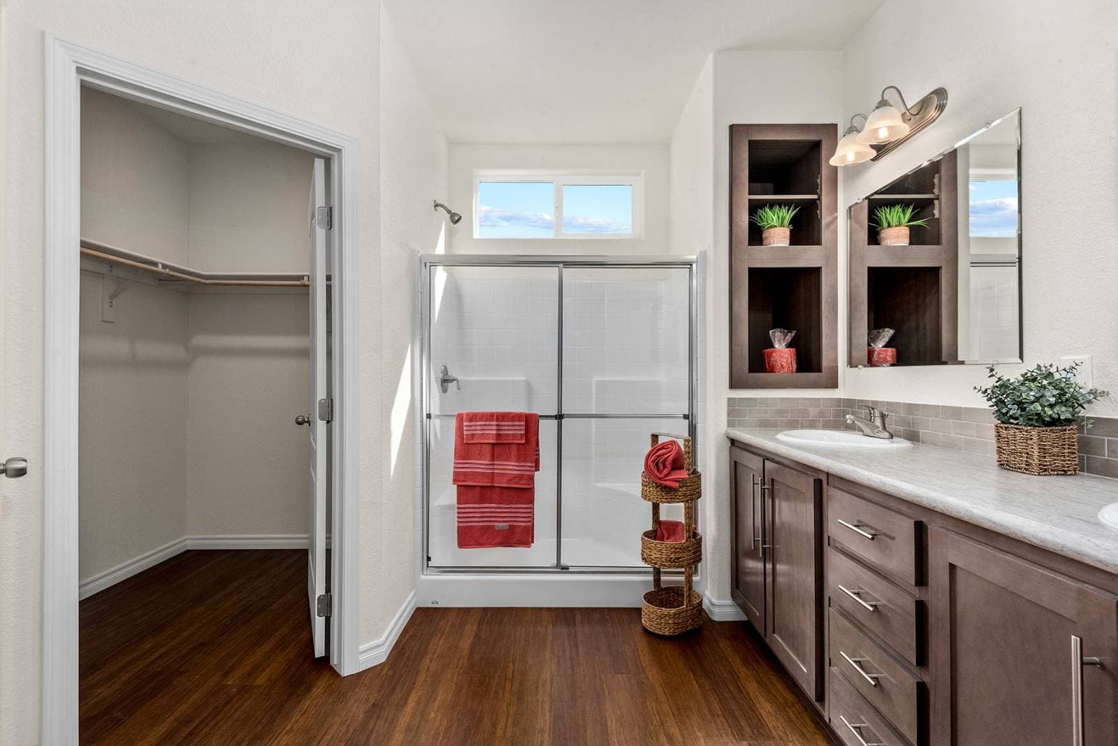 American freedom 2848u  bathroom home features